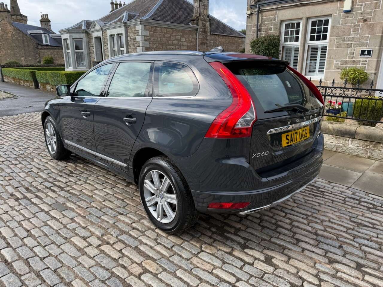 2017 VOLVO XC60 2017 VOLVO XC60