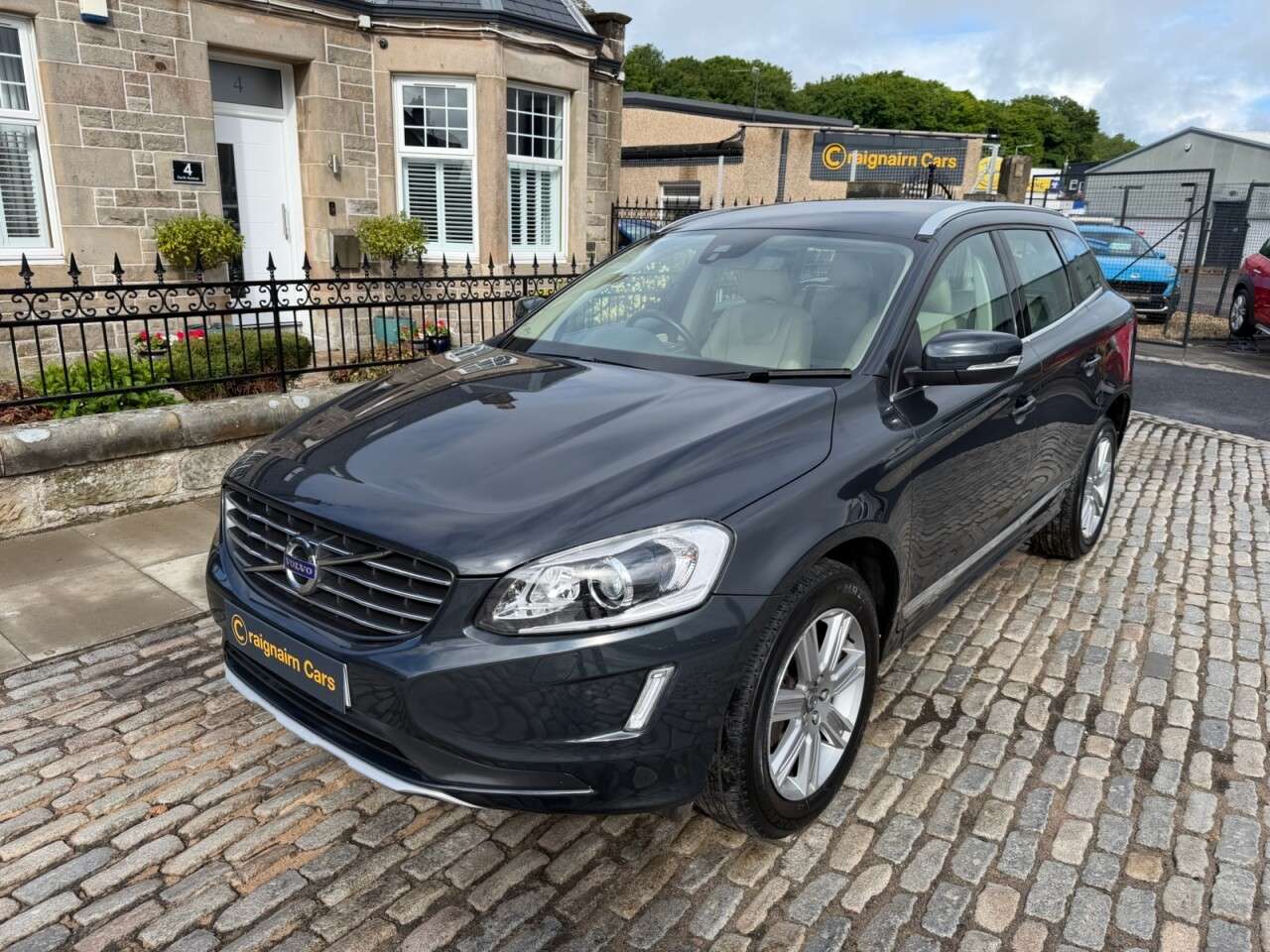 2017 VOLVO XC60 2017 VOLVO XC60