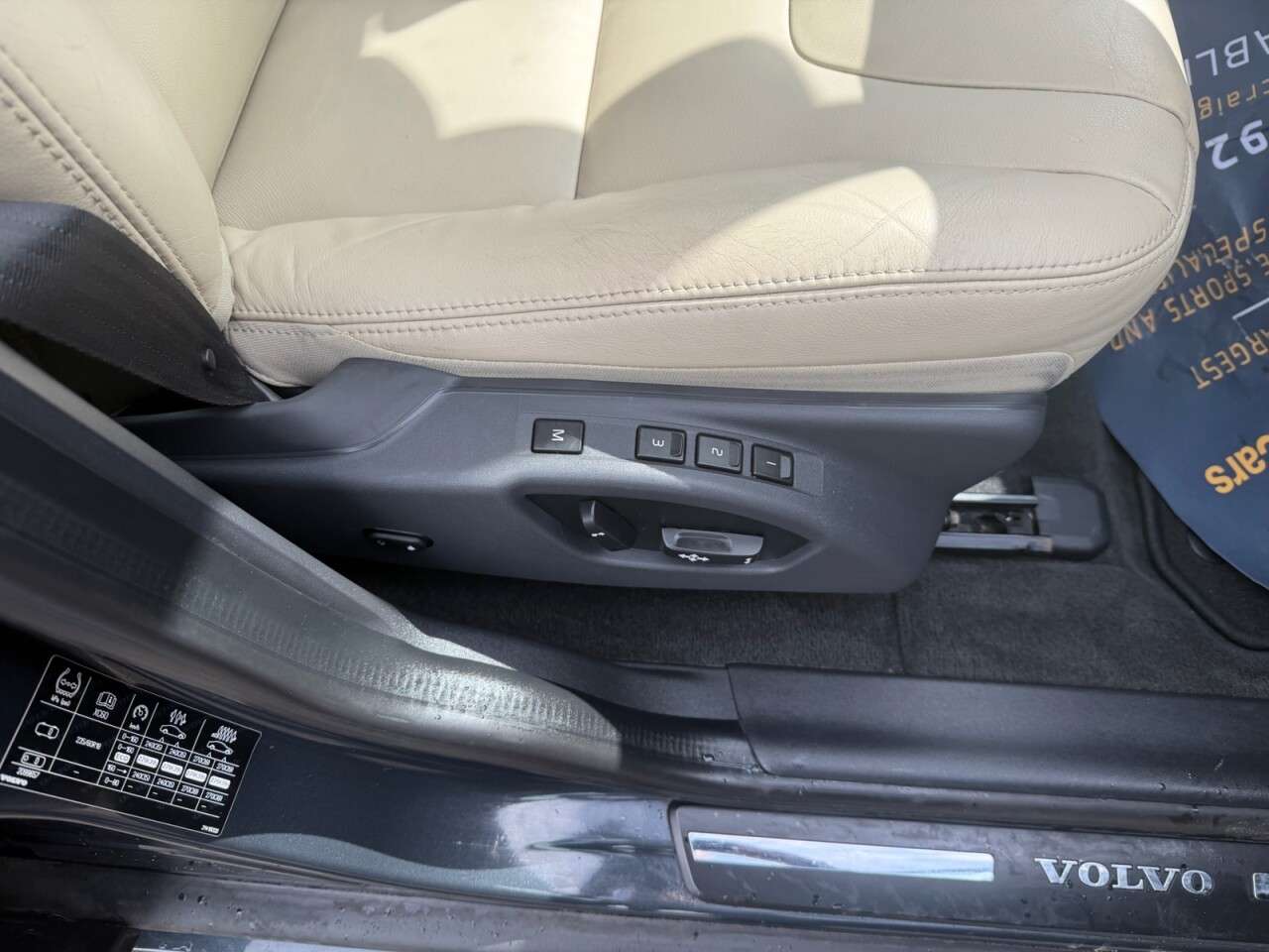 2017 VOLVO XC60 2017 VOLVO XC60
