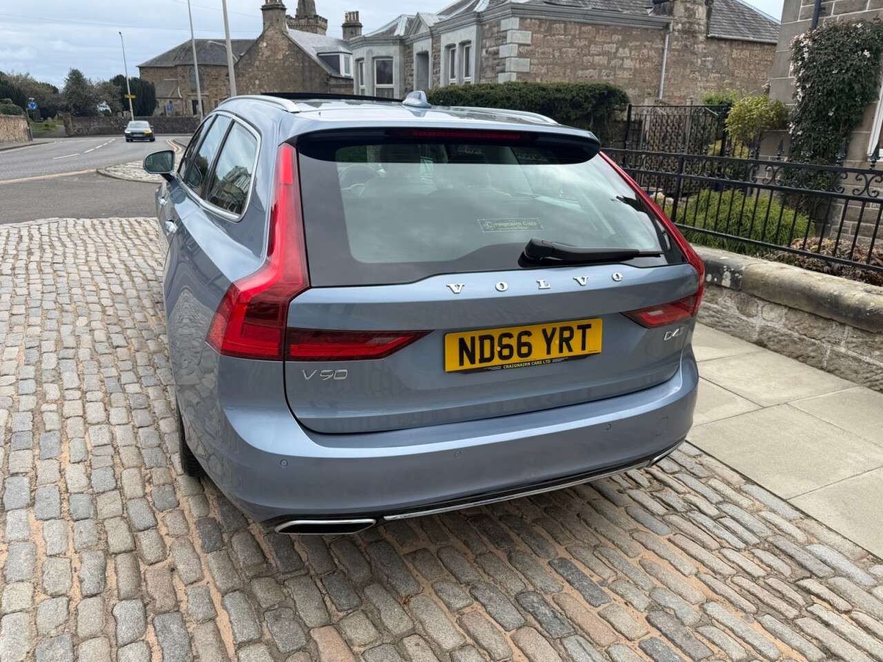 2017 VOLVO V90 2017 VOLVO V90