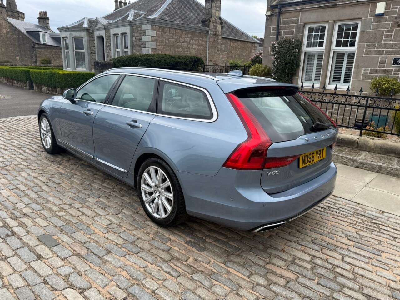2017 VOLVO V90 2017 VOLVO V90