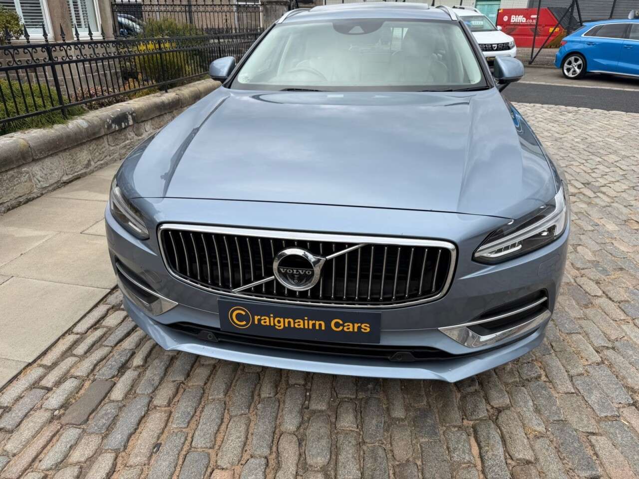 2017 VOLVO V90 2017 VOLVO V90