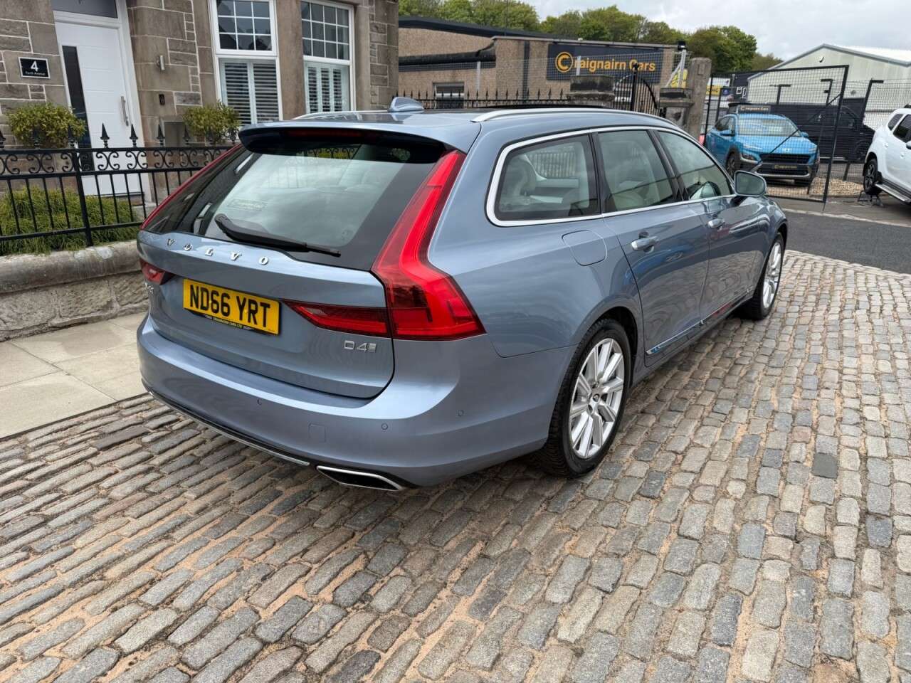 2017 VOLVO V90 2017 VOLVO V90