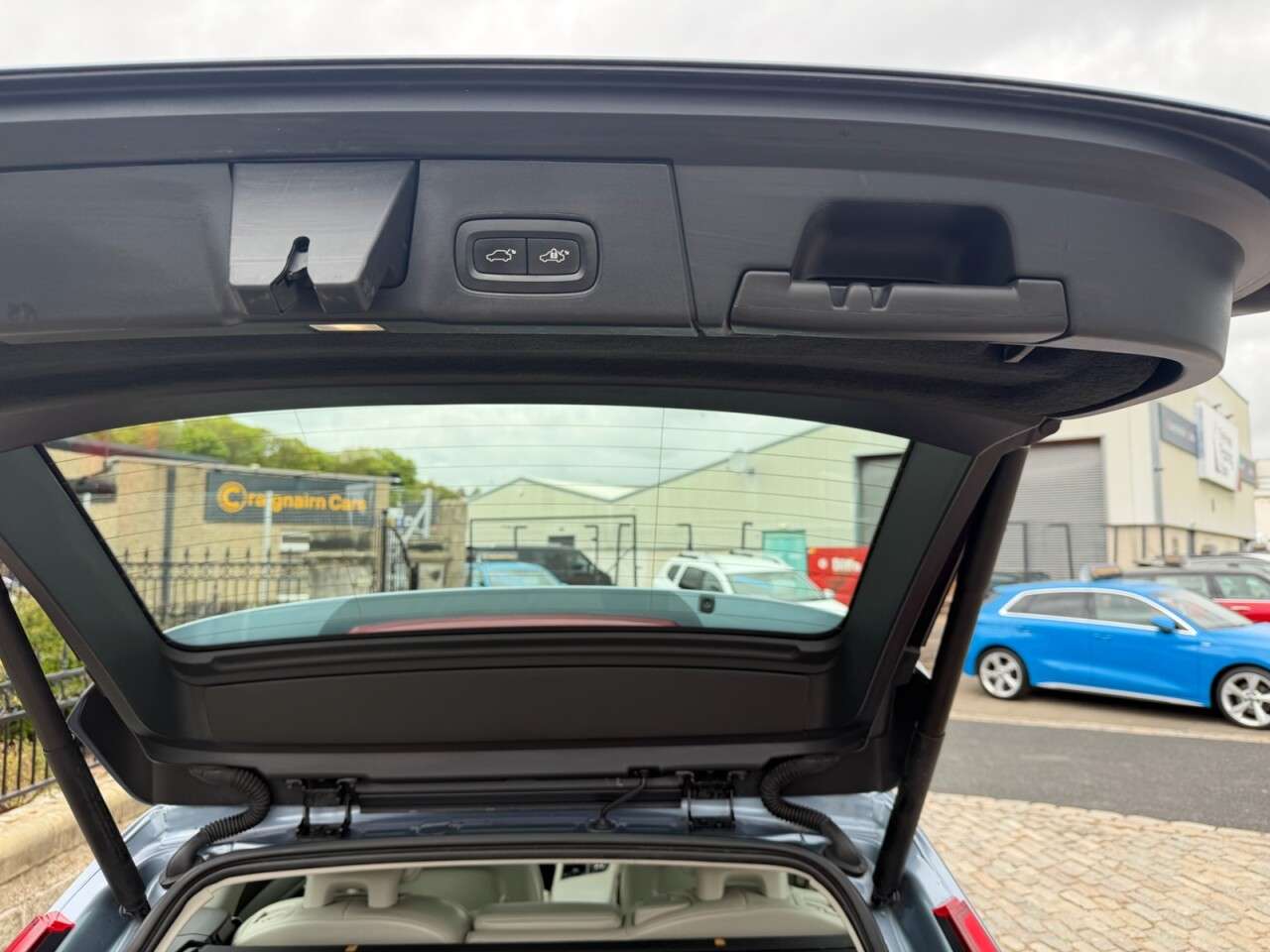 2017 VOLVO V90 2017 VOLVO V90