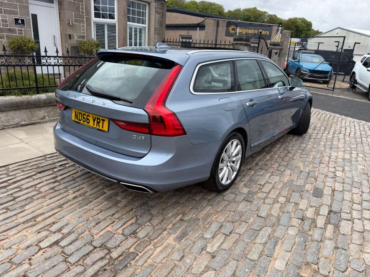 2017 VOLVO V90 2017 VOLVO V90