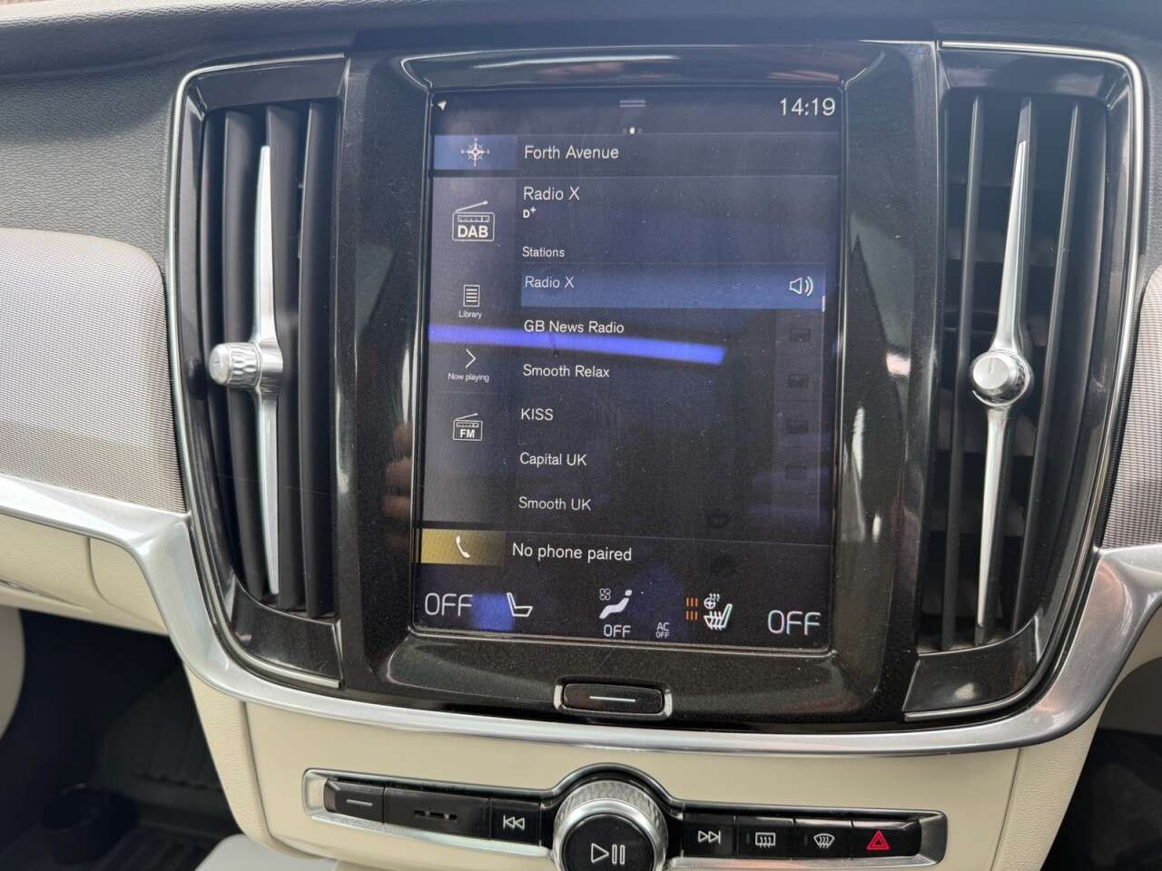 2017 VOLVO V90 2017 VOLVO V90