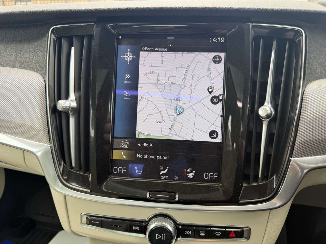 2017 VOLVO V90 2017 VOLVO V90