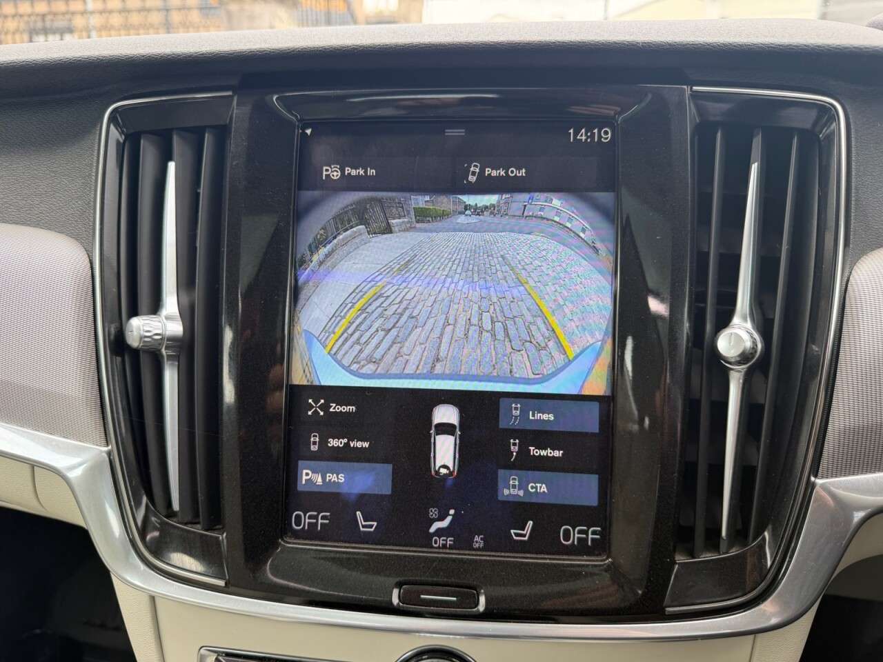 2017 VOLVO V90 2017 VOLVO V90