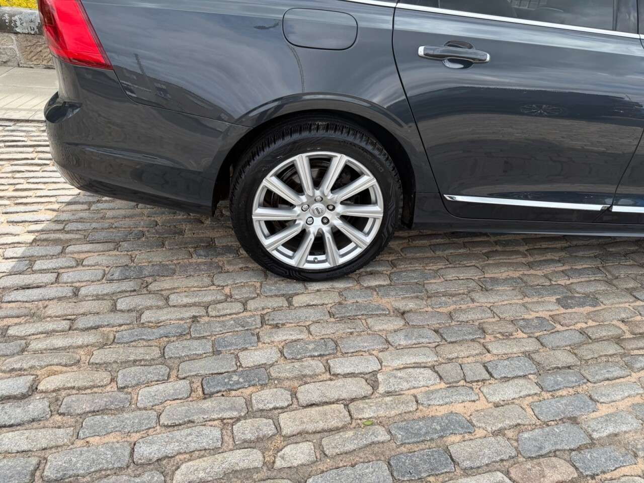2018 VOLVO V90 2018 VOLVO V90