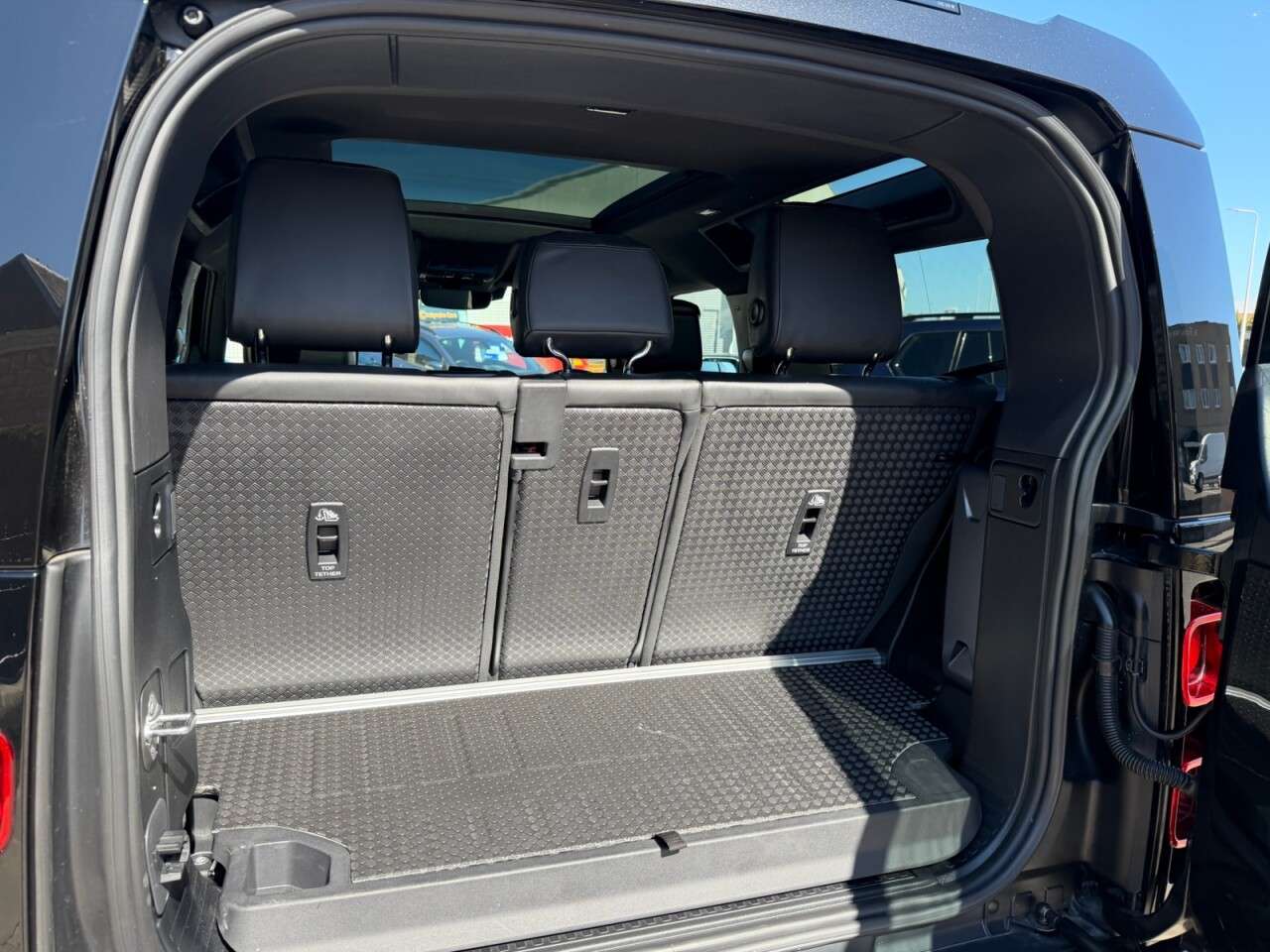 2024 LAND ROVER DEFENDER 90 2024 LAND ROVER DEFENDER 90