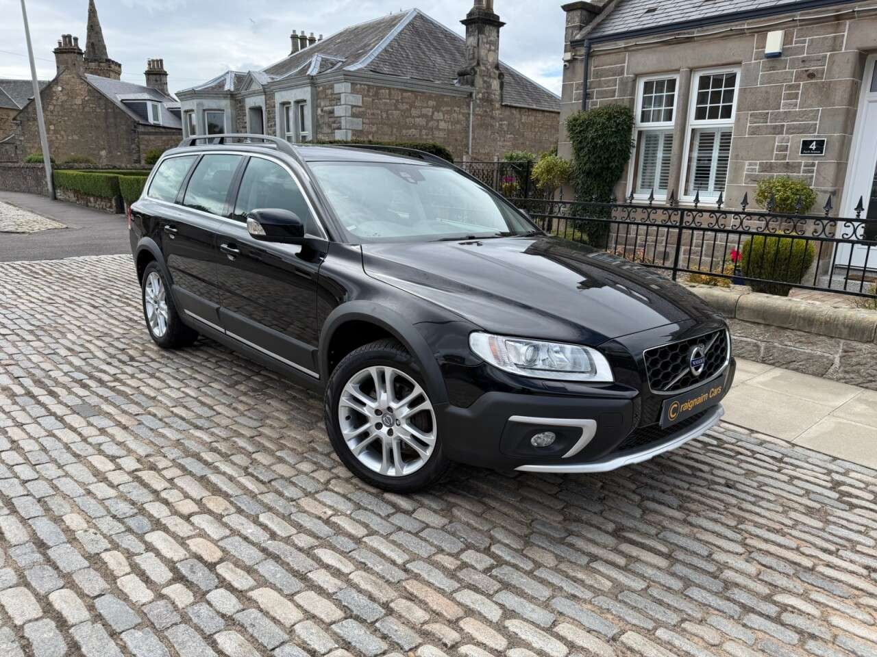 A 2016 VOLVO XC70 2.0 D4 SE Lux Estate 5dr Diesel Manual Euro 6 (s/s) (181 ps) A 2016 VOLVO XC70 2.0 D4 SE Lux Estate 5dr Diesel Manual Euro 6 (s/s) (181 ps)