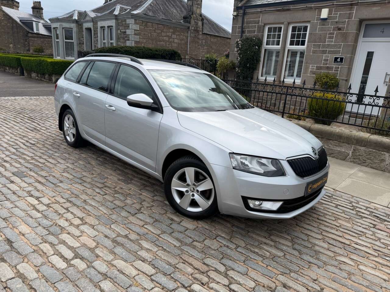A 2017 SKODA OCTAVIA 2.0 TDI SE Estate 5dr Diesel Manual 4WD Euro 6 (s/s) (150 ps) A 2017 SKODA OCTAVIA 2.0 TDI SE Estate 5dr Diesel Manual 4WD Euro 6 (s/s) (150 ps)