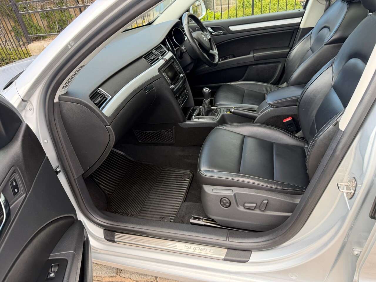 2014 SKODA SUPERB 2014 SKODA SUPERB