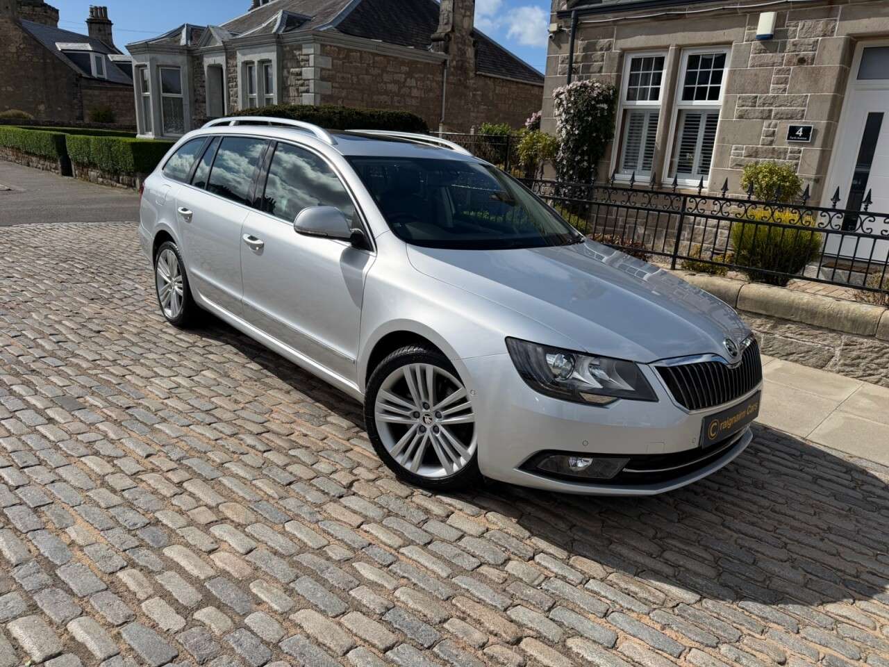 A 2014 SKODA SUPERB 2.0 TDI Elegance Estate 5dr Diesel Manual Euro 5 (s/s) (170 ps) A 2014 SKODA SUPERB 2.0 TDI Elegance Estate 5dr Diesel Manual Euro 5 (s/s) (170 ps)
