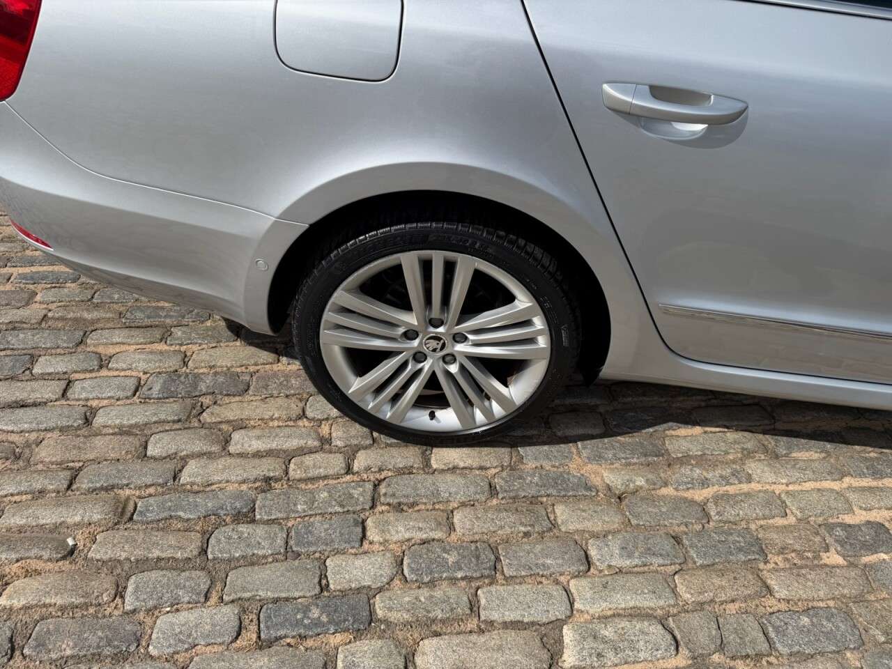 2014 SKODA SUPERB 2014 SKODA SUPERB