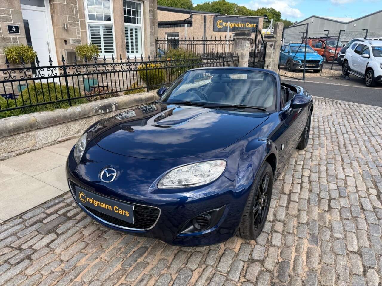 A 2012 MAZDA MX-5 1.8i SE Roadster 2dr Petrol Manual Euro 5 (126 ps) A 2012 MAZDA MX-5 1.8i SE Roadster 2dr Petrol Manual Euro 5 (126 ps)