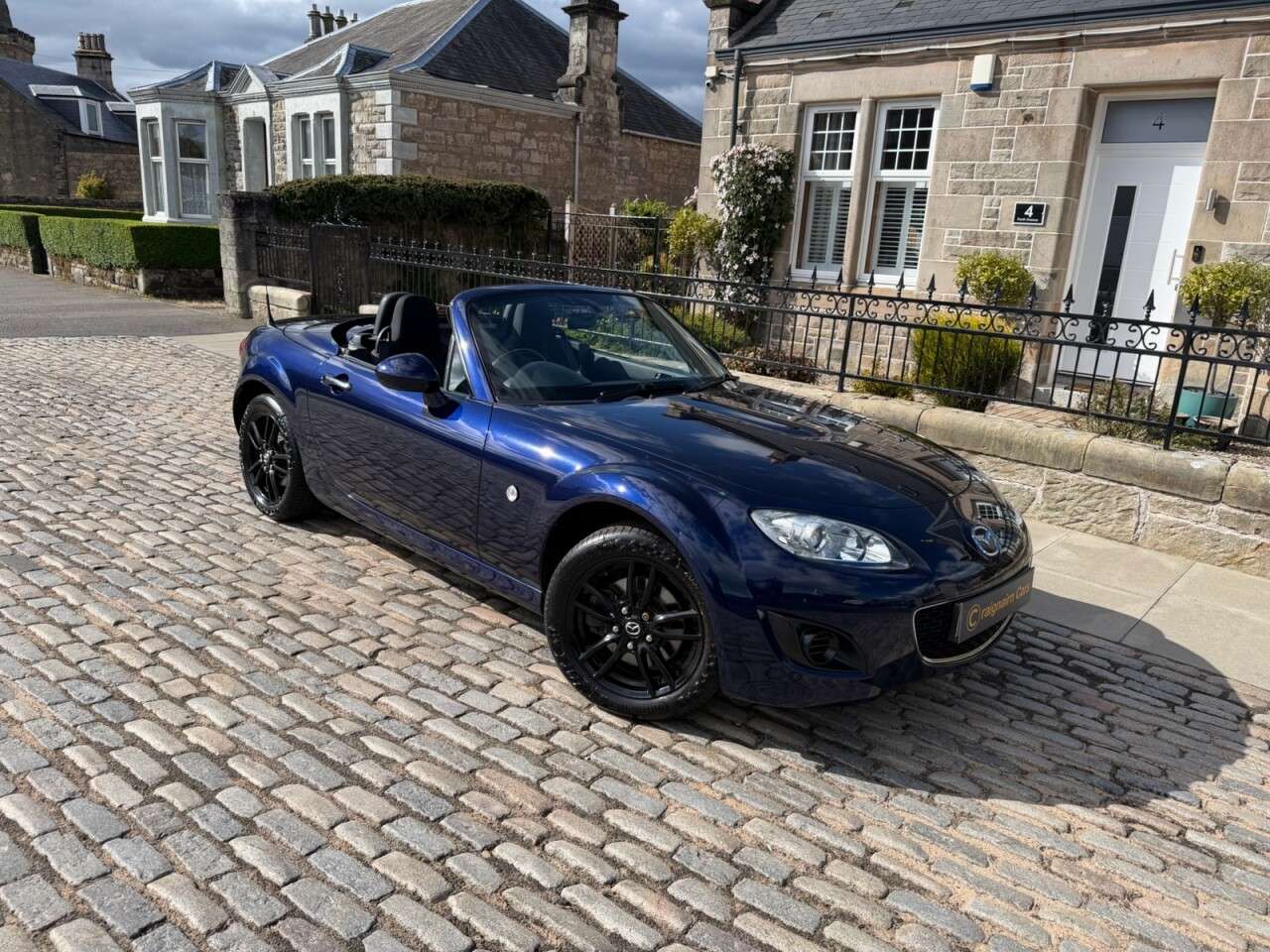 A 2012 MAZDA MX-5 1.8i SE Roadster 2dr Petrol Manual Euro 5 (126 ps) A 2012 MAZDA MX-5 1.8i SE Roadster 2dr Petrol Manual Euro 5 (126 ps)