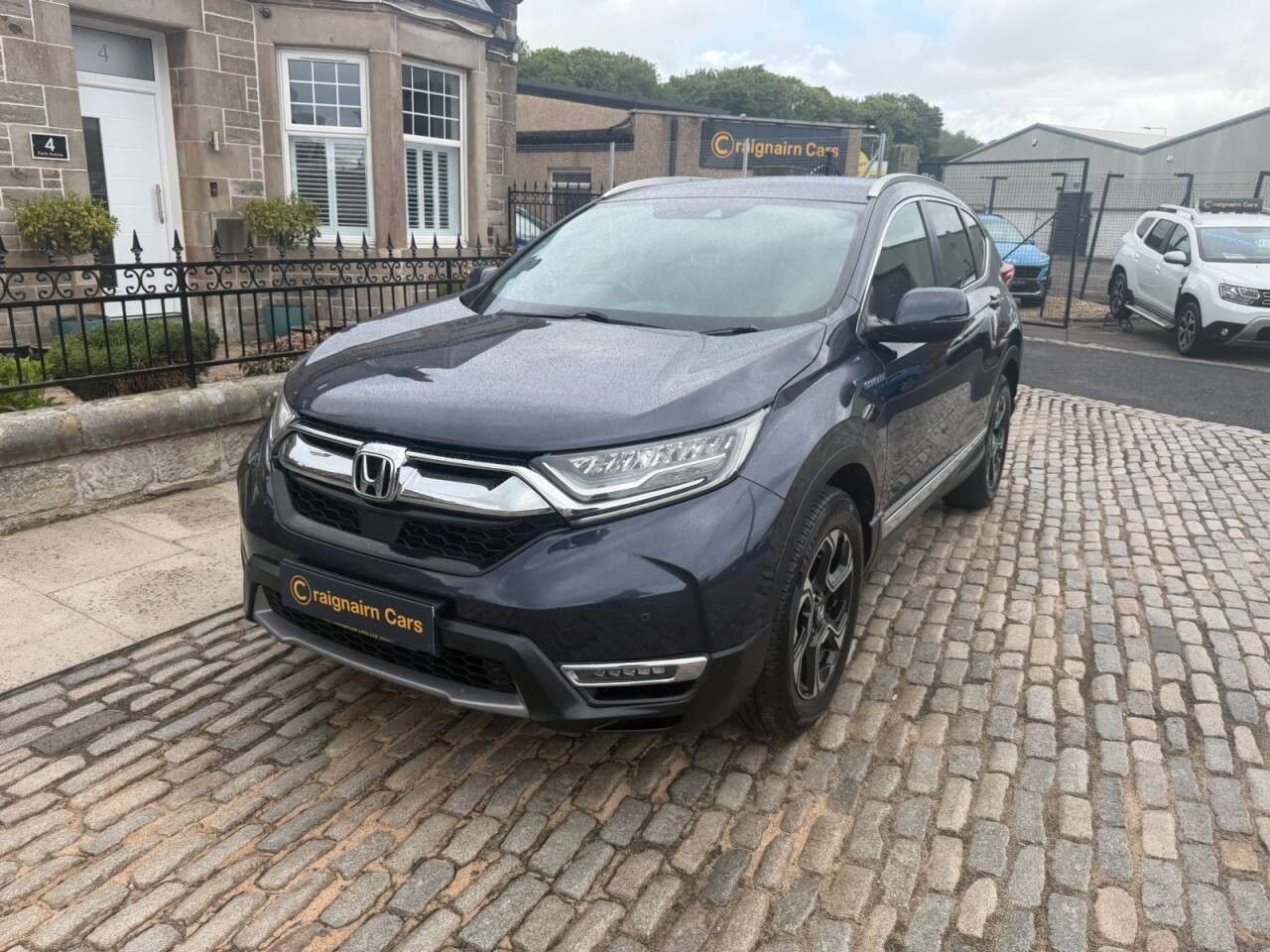 A 2020 HONDA CR-V 2.0 h i-MMD SR SUV 5dr Petrol Hybrid eCVT 4WD Euro 6 (s/s) (184 ps) A 2020 HONDA CR-V 2.0 h i-MMD SR SUV 5dr Petrol Hybrid eCVT 4WD Euro 6 (s/s) (184 ps)