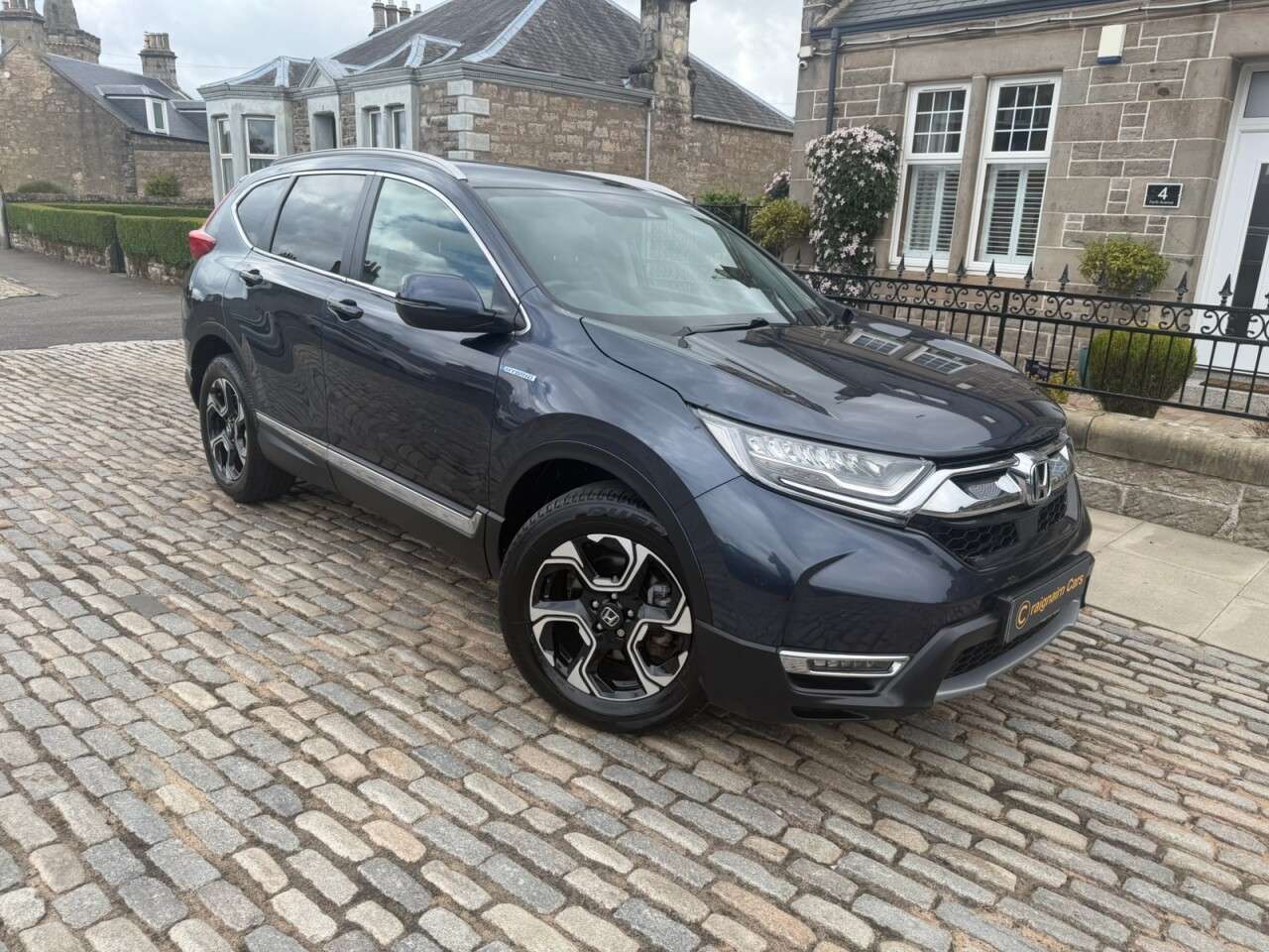 A 2020 HONDA CR-V 2.0 h i-MMD SR SUV 5dr Petrol Hybrid eCVT 4WD Euro 6 (s/s) (184 ps) A 2020 HONDA CR-V 2.0 h i-MMD SR SUV 5dr Petrol Hybrid eCVT 4WD Euro 6 (s/s) (184 ps)