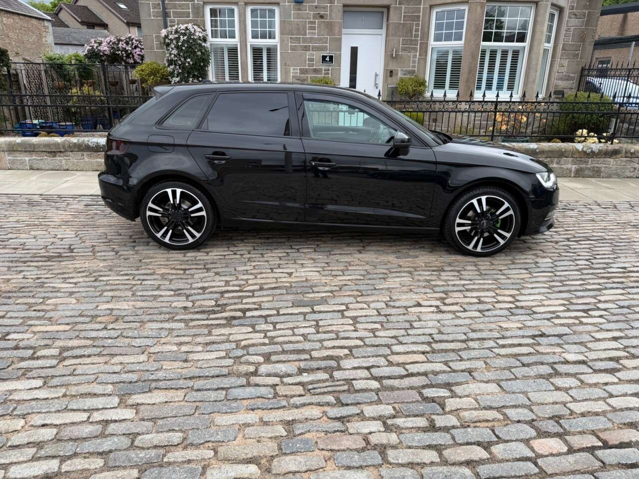 A 2014 AUDI A3 2.0 TDI SE Sportback 5dr Diesel Manual Euro 5 (s/s) (150 ps) A 2014 AUDI A3 2.0 TDI SE Sportback 5dr Diesel Manual Euro 5 (s/s) (150 ps)