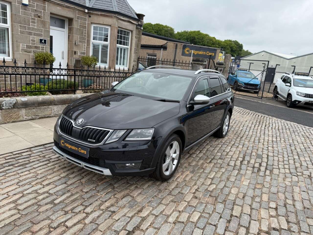 A 2017 SKODA OCTAVIA 2.0 TDI Scout Estate 5dr Diesel DSG 4WD Euro 6 (s/s) (184 ps) A 2017 SKODA OCTAVIA 2.0 TDI Scout Estate 5dr Diesel DSG 4WD Euro 6 (s/s) (184 ps)