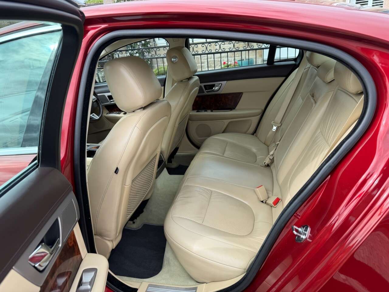 2010 JAGUAR XF 2010 JAGUAR XF