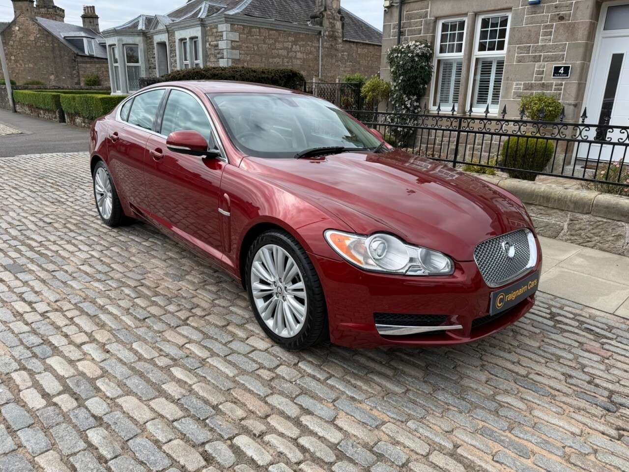 A 2010 JAGUAR XF 3.0d V6 Premium Luxury Saloon 4dr Diesel Auto Euro 5 (240 ps) A 2010 JAGUAR XF 3.0d V6 Premium Luxury Saloon 4dr Diesel Auto Euro 5 (240 ps)