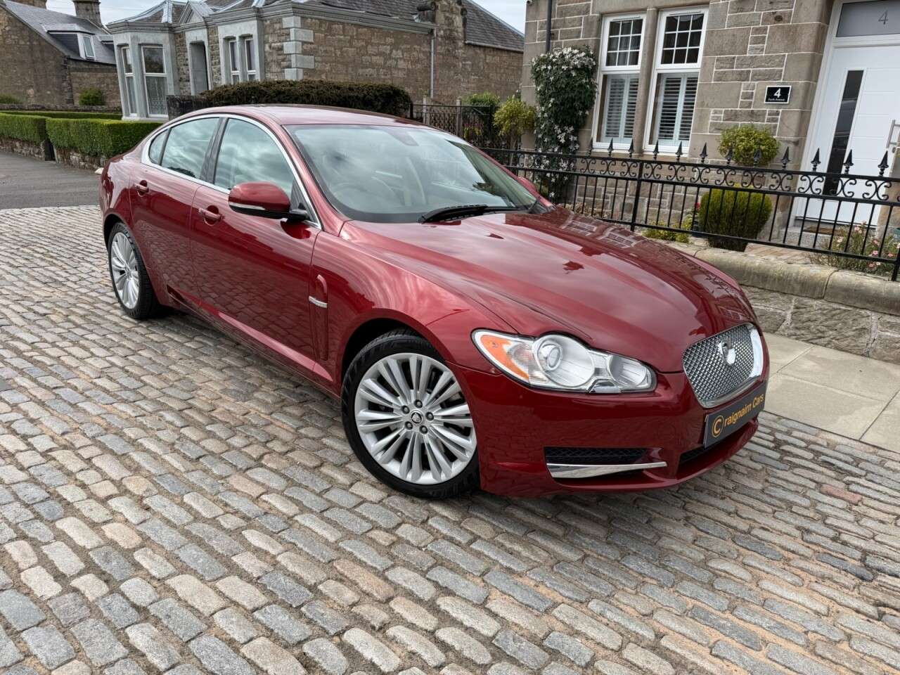 A 2010 JAGUAR XF 3.0d V6 Premium Luxury Saloon 4dr Diesel Auto Euro 5 (240 ps) A 2010 JAGUAR XF 3.0d V6 Premium Luxury Saloon 4dr Diesel Auto Euro 5 (240 ps)