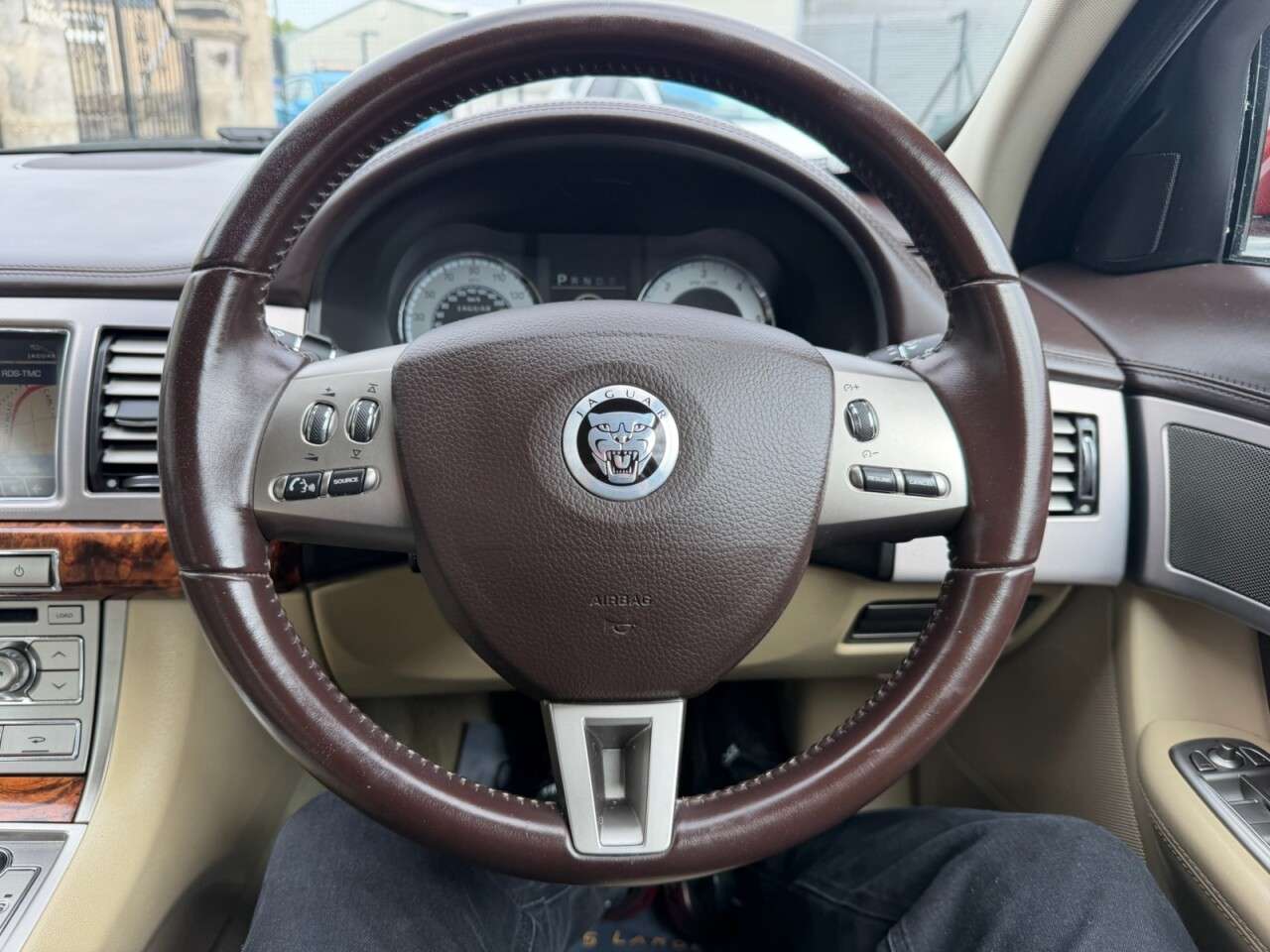 2010 JAGUAR XF 2010 JAGUAR XF
