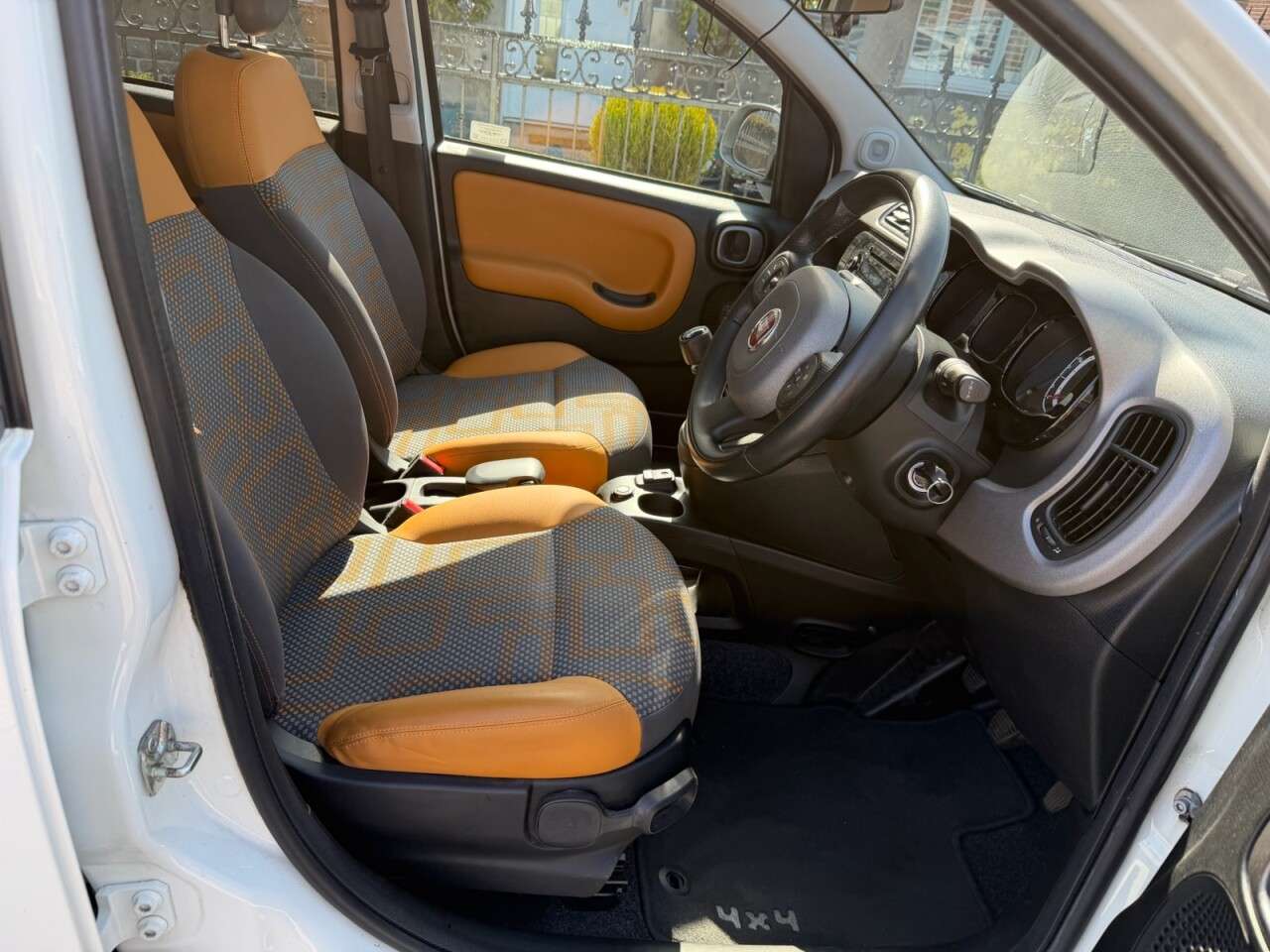 A 2014 FIAT PANDA 0.9 TwinAir 4x4 Antarctica Hatchback 5dr Petrol Manual Euro 6 (s/s) (85 bhp A 2014 FIAT PANDA 0.9 TwinAir 4x4 Antarctica Hatchback 5dr Petrol Manual Euro 6 (s/s) (85 bhp