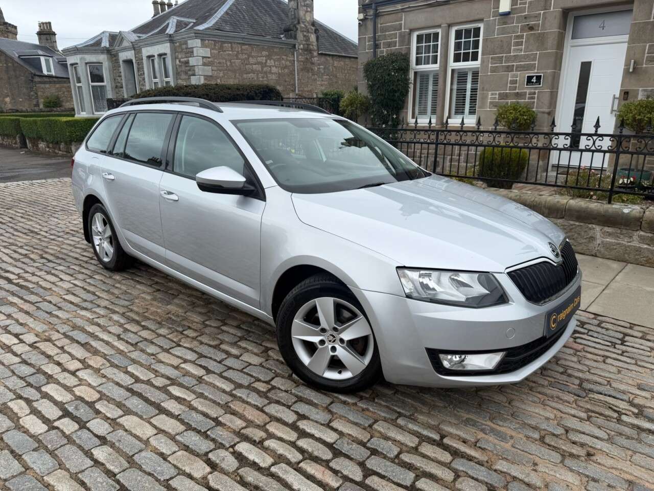 A 2017 SKODA OCTAVIA 2.0 TDI SE Estate 5dr Diesel Manual Euro 6 (s/s) (150 ps) A 2017 SKODA OCTAVIA 2.0 TDI SE Estate 5dr Diesel Manual Euro 6 (s/s) (150 ps)