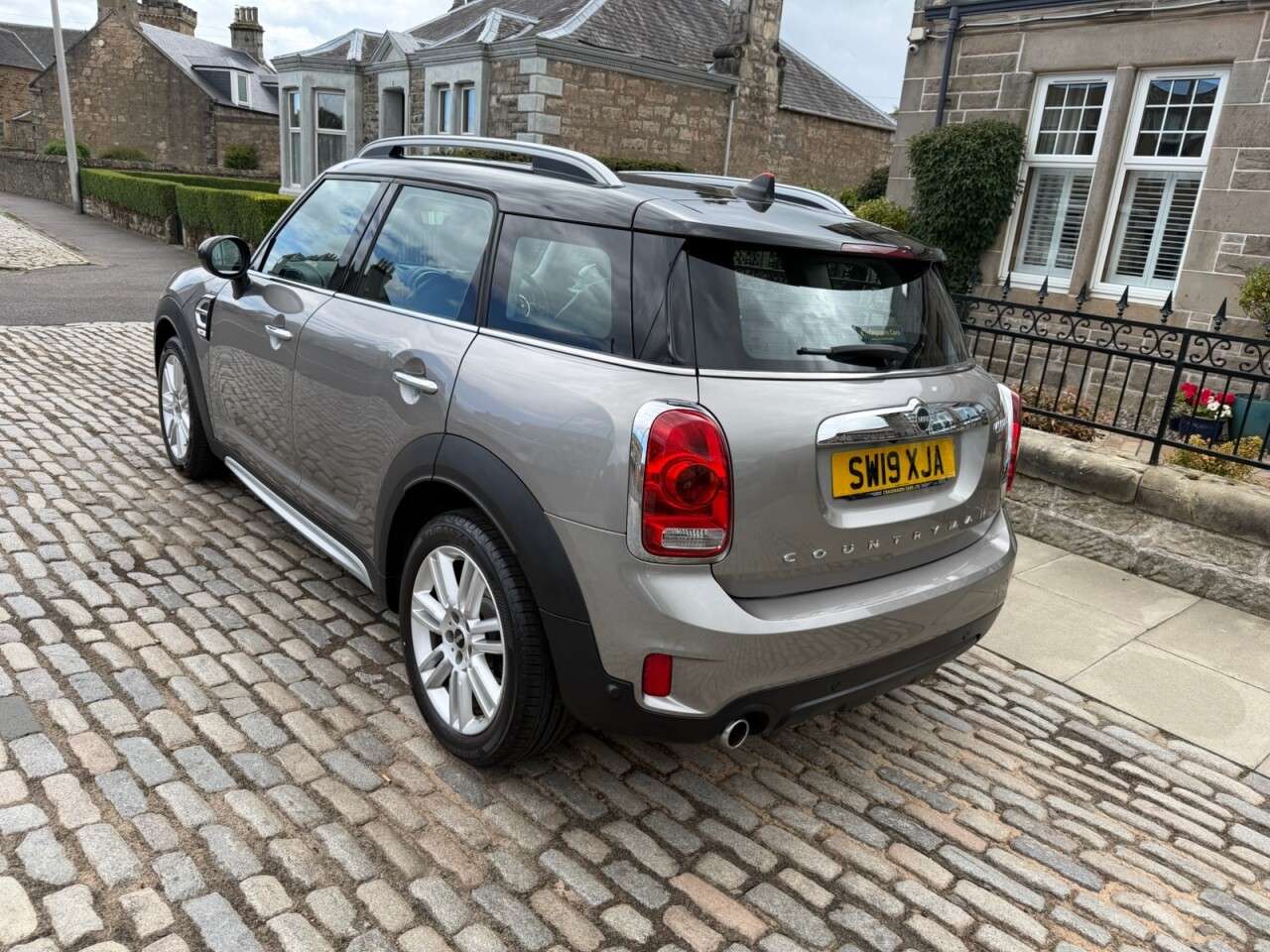 A 2019 MINI COUNTRYMAN 1.5 Cooper Exclusive SUV 5dr Petrol Manual Euro 6 (s/s) (136 ps) A 2019 MINI COUNTRYMAN 1.5 Cooper Exclusive SUV 5dr Petrol Manual Euro 6 (s/s) (136 ps)