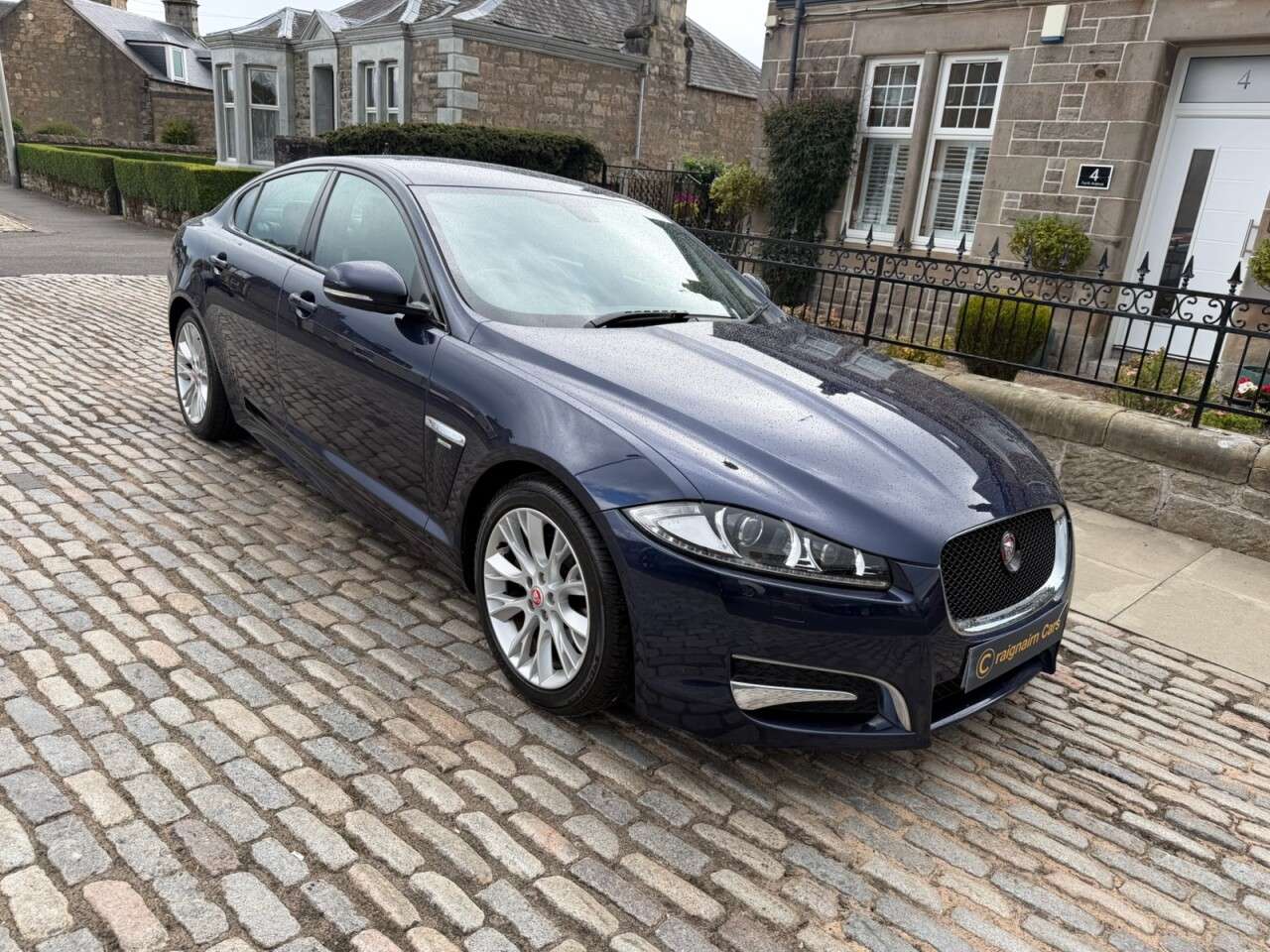 A 2014 JAGUAR XF 2.2d R-Sport Saloon 4dr Diesel Auto Euro 5 (s/s) (200 ps) A 2014 JAGUAR XF 2.2d R-Sport Saloon 4dr Diesel Auto Euro 5 (s/s) (200 ps)