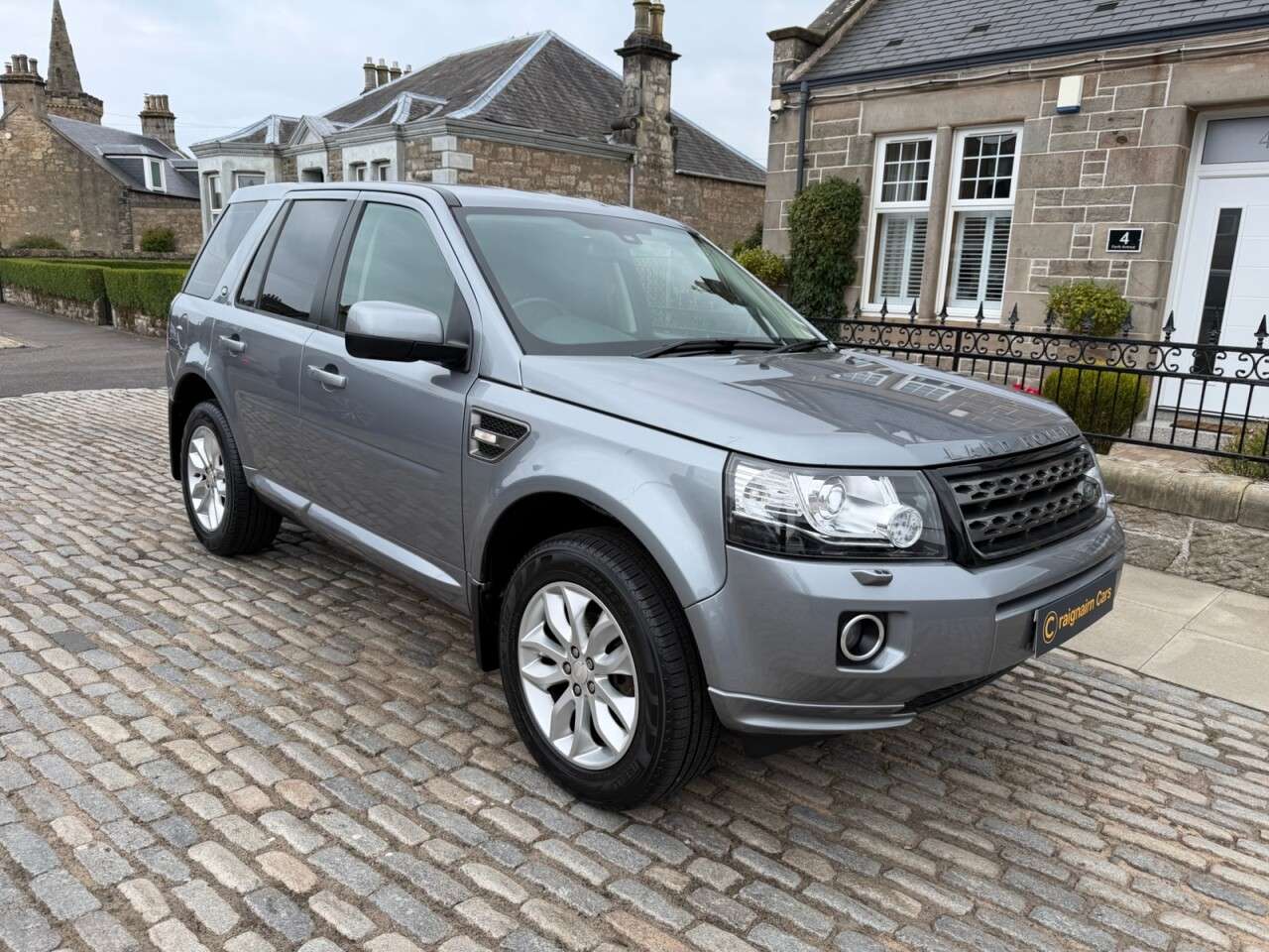 A 2014 LAND ROVER FREELANDER 2 2.2 TD4 SE SUV 5dr Diesel Manual 4WD Euro 5 (s/s) (150 ps) A 2014 LAND ROVER FREELANDER 2 2.2 TD4 SE SUV 5dr Diesel Manual 4WD Euro 5 (s/s) (150 ps)