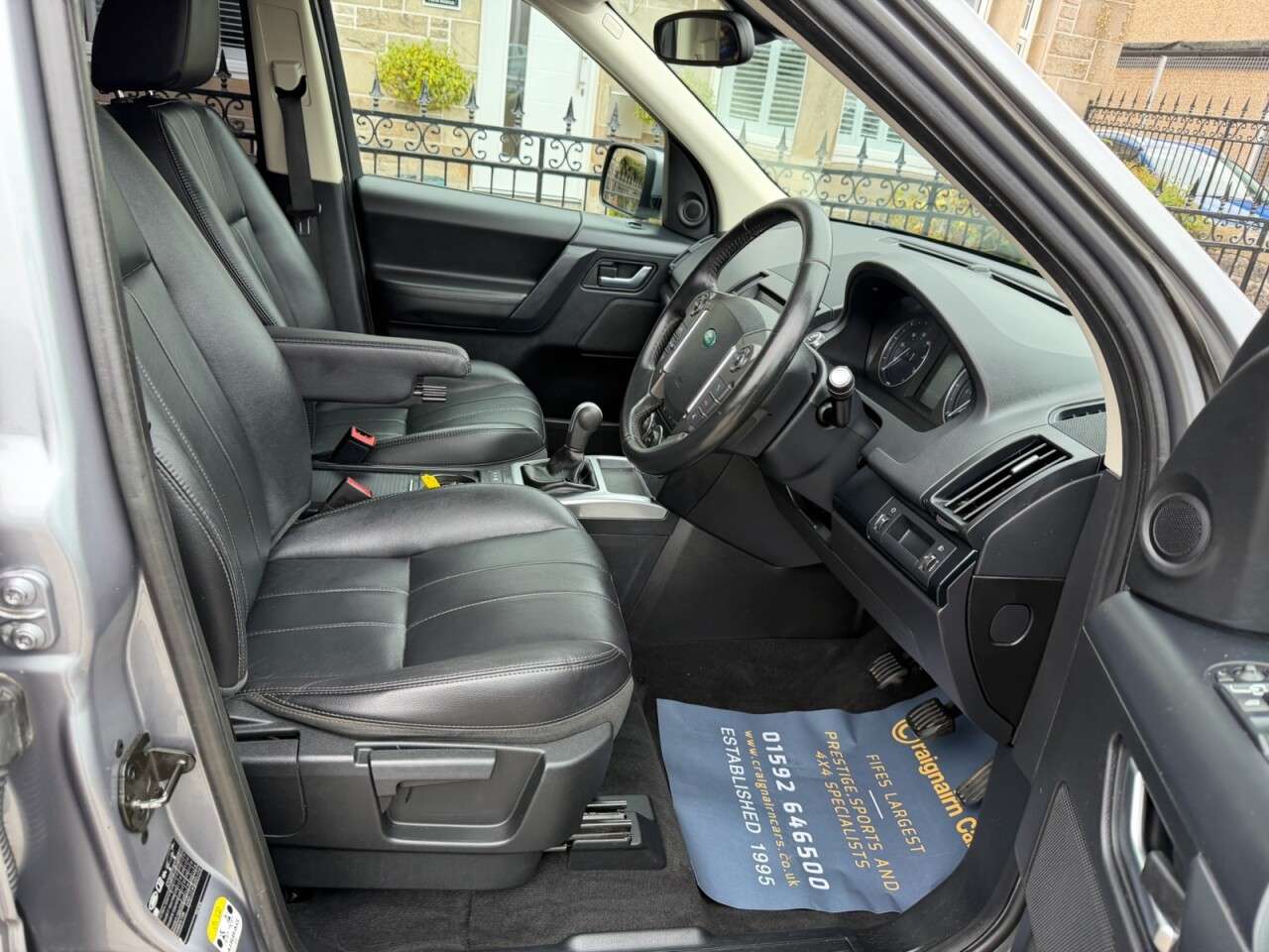 A 2014 LAND ROVER FREELANDER 2 2.2 TD4 SE SUV 5dr Diesel Manual 4WD Euro 5 (s/s) (150 ps) A 2014 LAND ROVER FREELANDER 2 2.2 TD4 SE SUV 5dr Diesel Manual 4WD Euro 5 (s/s) (150 ps)