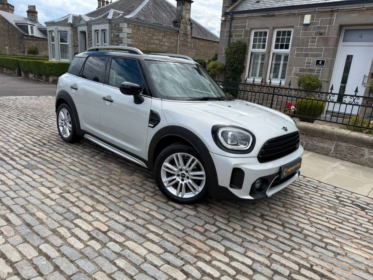 A 2020 MINI COUNTRYMAN 1.5 Cooper Exclusive SUV 5dr Petrol Manual Euro 6 (s/s) (136 ps) A 2020 MINI COUNTRYMAN 1.5 Cooper Exclusive SUV 5dr Petrol Manual Euro 6 (s/s) (136 ps)
