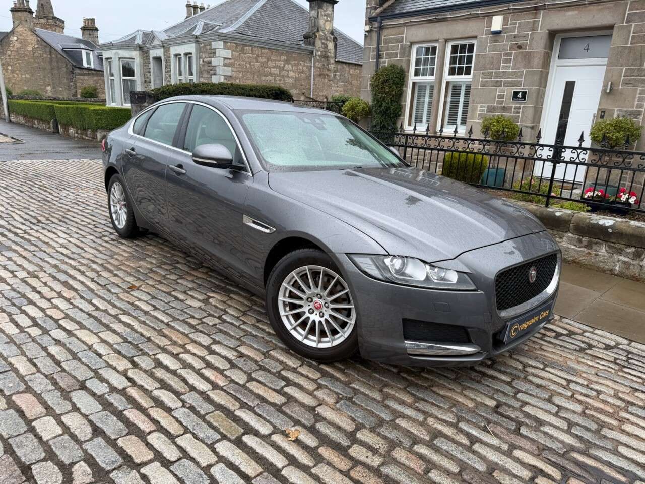 A 2016 JAGUAR XF 2.0d Prestige Saloon 4dr Diesel Auto Euro 6 (s/s) (163 ps) A 2016 JAGUAR XF 2.0d Prestige Saloon 4dr Diesel Auto Euro 6 (s/s) (163 ps)