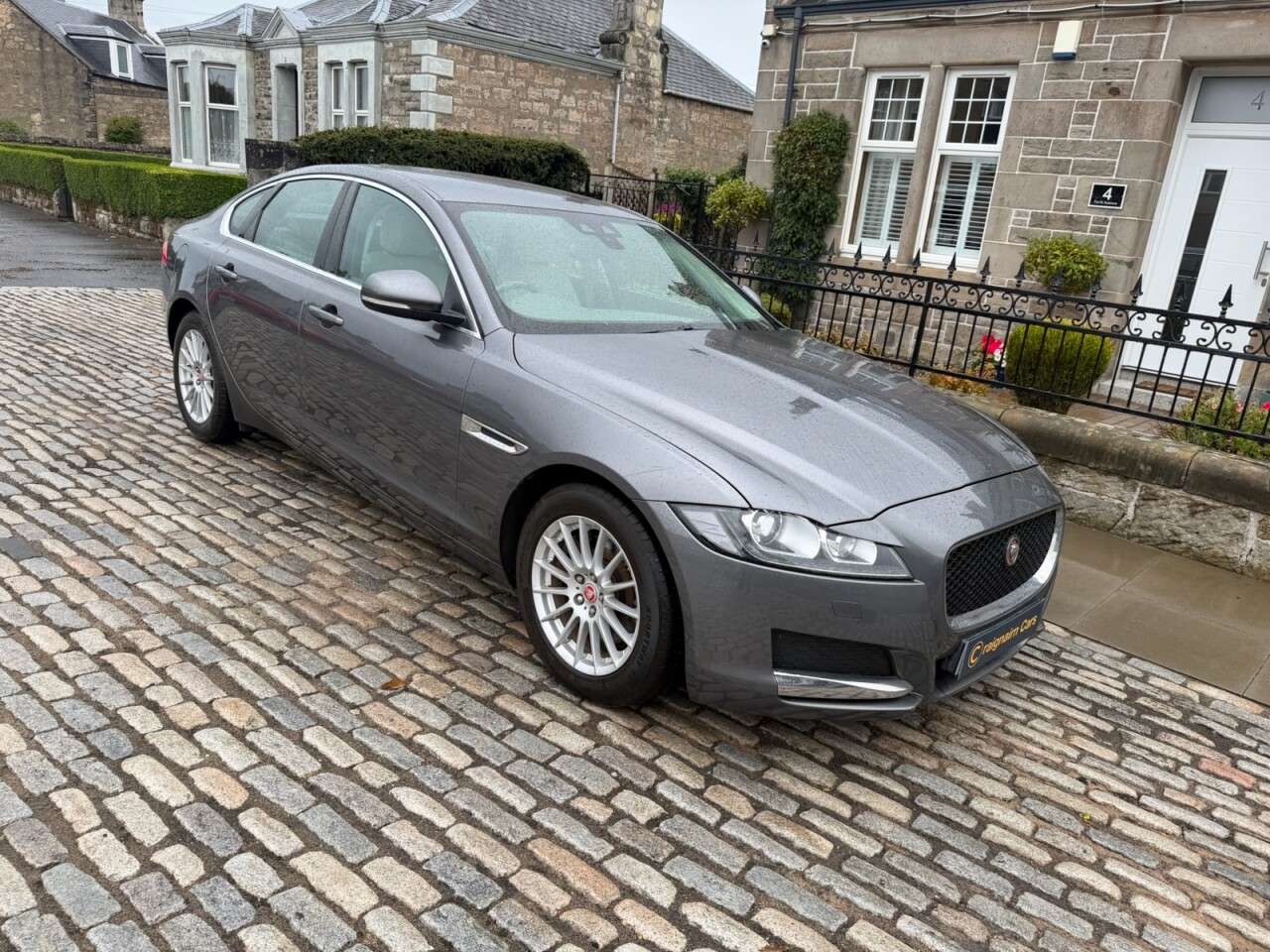 A 2016 JAGUAR XF 2.0d Prestige Saloon 4dr Diesel Auto Euro 6 (s/s) (163 ps) A 2016 JAGUAR XF 2.0d Prestige Saloon 4dr Diesel Auto Euro 6 (s/s) (163 ps)
