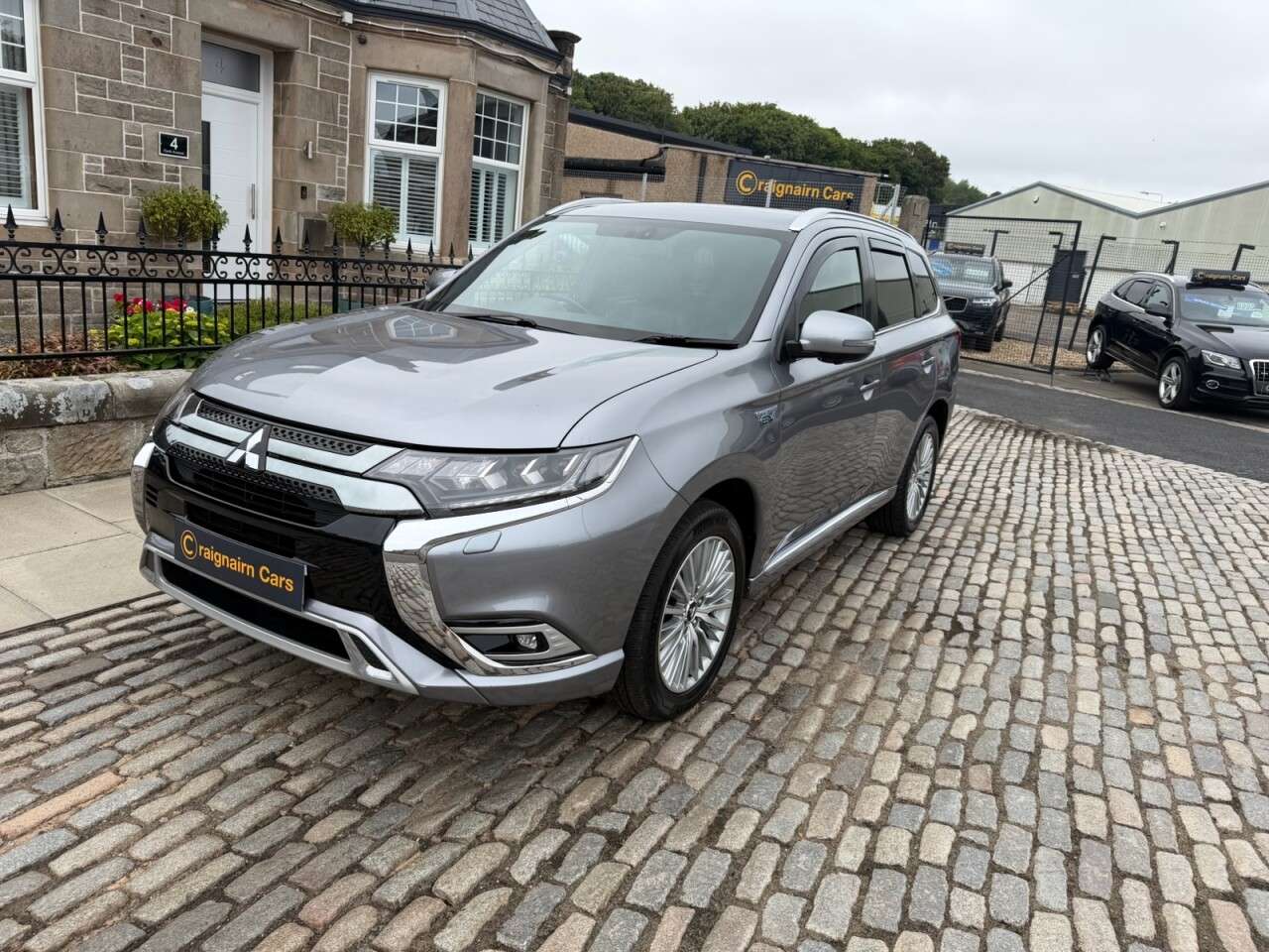 A 2018 MITSUBISHI OUTLANDER 2.4h TwinMotor 13.8kWh 4h SUV 5dr Petrol Plug-in Hybrid CVT 4WD Euro 6 (s/s A 2018 MITSUBISHI OUTLANDER 2.4h TwinMotor 13.8kWh 4h SUV 5dr Petrol Plug-in Hybrid CVT 4WD Euro 6 (s/s