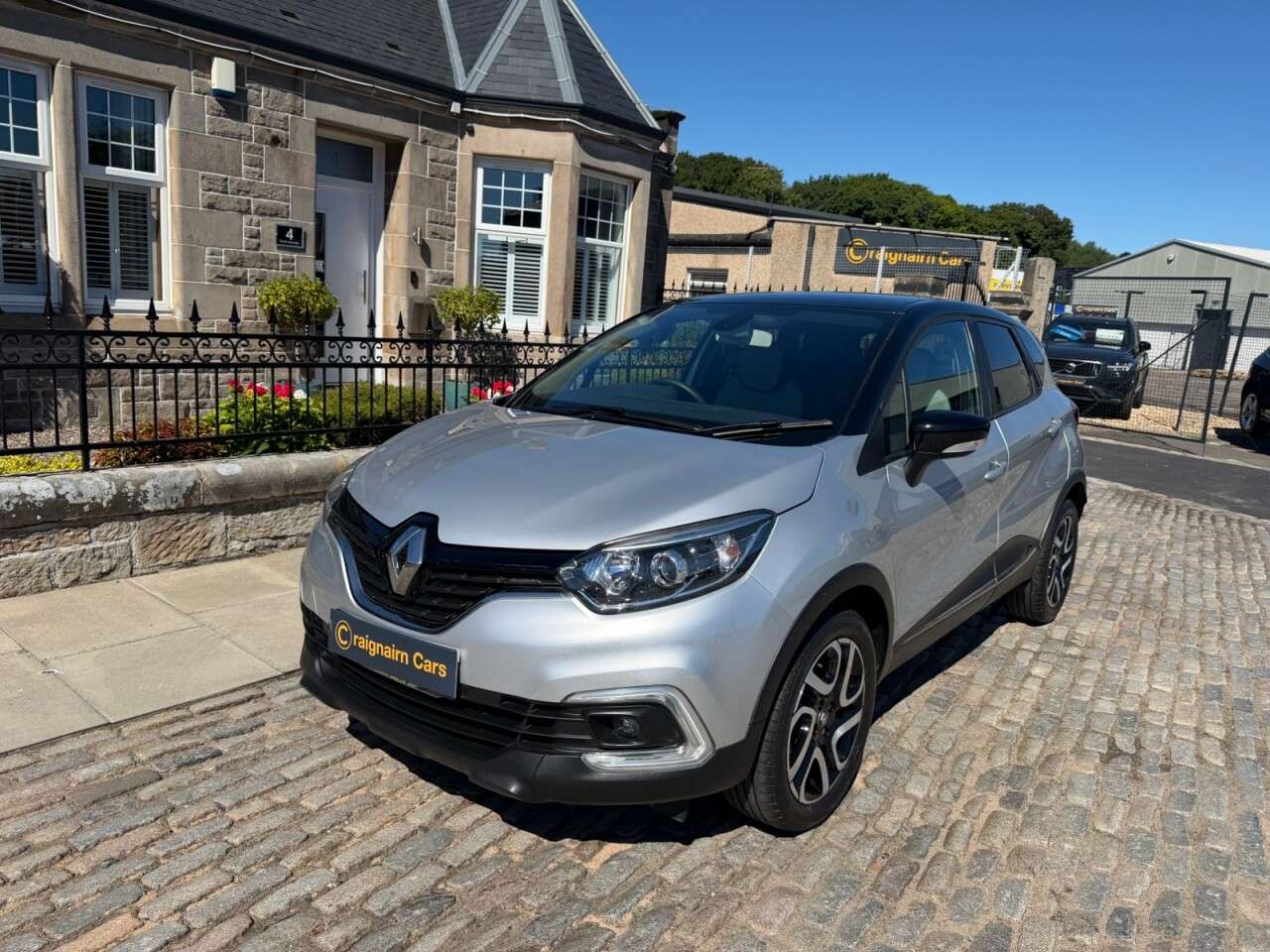 A 2018 RENAULT CAPTUR 0.9 TCe ENERGY Iconic SUV 5dr Petrol Manual Euro 6 (s/s) (90 ps) A 2018 RENAULT CAPTUR 0.9 TCe ENERGY Iconic SUV 5dr Petrol Manual Euro 6 (s/s) (90 ps)
