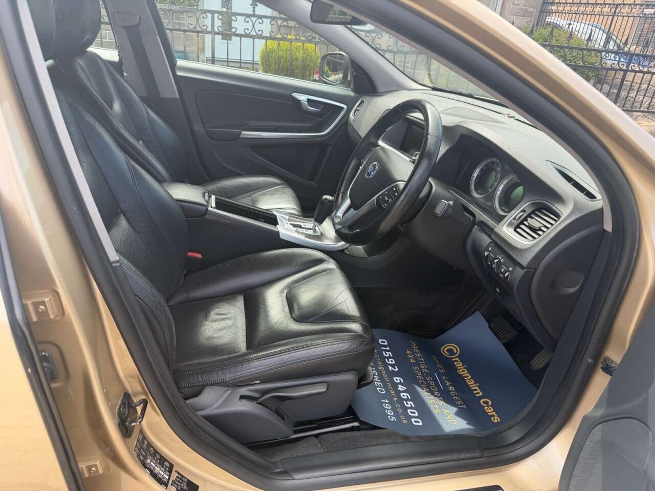 A 2010 VOLVO S60 2.0 D3 SE Saloon 4dr Diesel Geartronic Euro 5 (163 ps) A 2010 VOLVO S60 2.0 D3 SE Saloon 4dr Diesel Geartronic Euro 5 (163 ps)