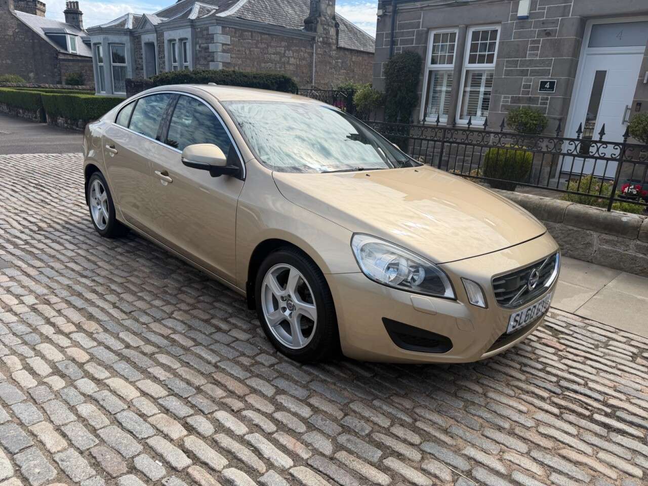 2010 VOLVO S60 2010 VOLVO S60