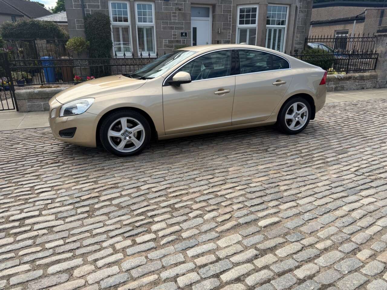 2010 VOLVO S60 2010 VOLVO S60