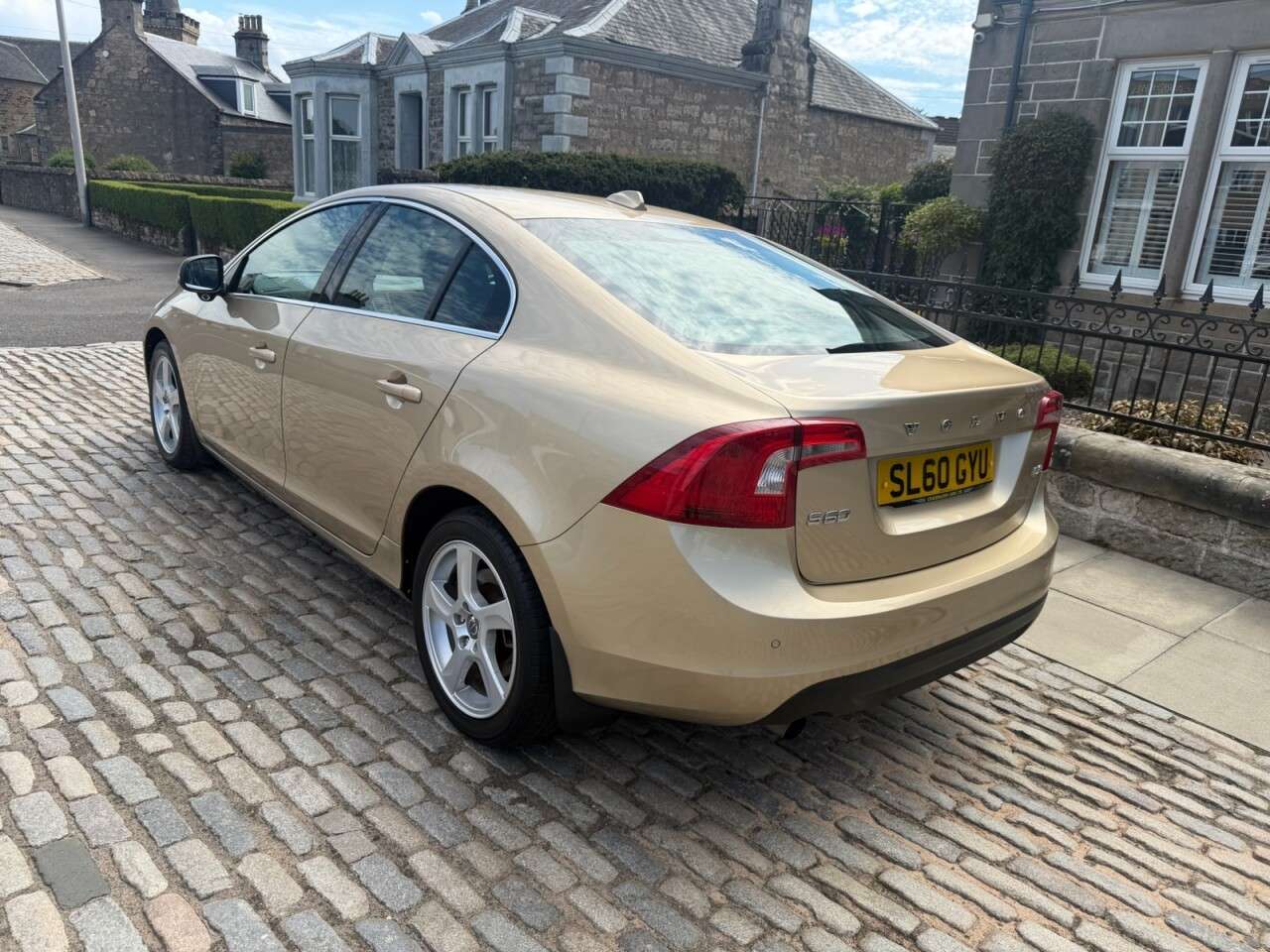 2010 VOLVO S60 2010 VOLVO S60