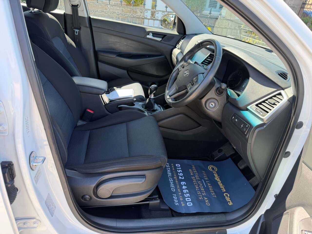 A 2018 HYUNDAI TUCSON 1.6 GDi Blue Drive SE Nav SUV 5dr Petrol Manual Euro 6 (s/s) (132 ps) A 2018 HYUNDAI TUCSON 1.6 GDi Blue Drive SE Nav SUV 5dr Petrol Manual Euro 6 (s/s) (132 ps)