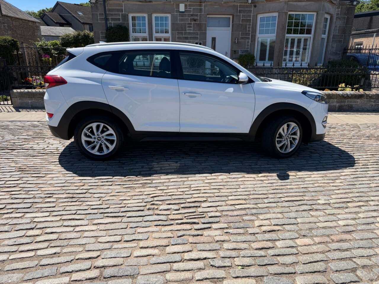 A 2018 HYUNDAI TUCSON 1.6 GDi Blue Drive SE Nav SUV 5dr Petrol Manual Euro 6 (s/s) (132 ps) A 2018 HYUNDAI TUCSON 1.6 GDi Blue Drive SE Nav SUV 5dr Petrol Manual Euro 6 (s/s) (132 ps)