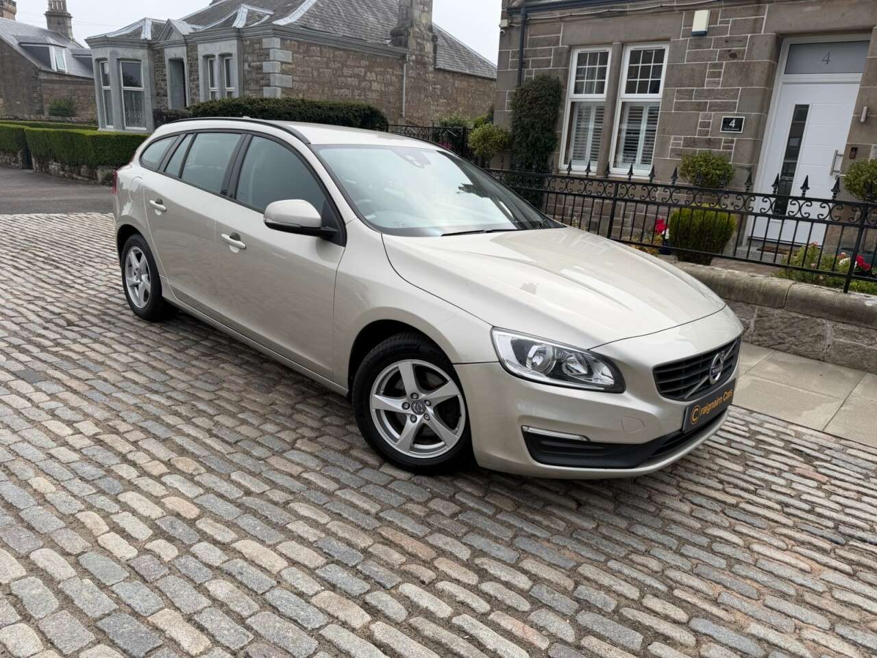 A 2016 VOLVO V60 2.0 D4 Business Edition Estate 5dr Diesel Manual Euro 6 (s/s) (190 ps) A 2016 VOLVO V60 2.0 D4 Business Edition Estate 5dr Diesel Manual Euro 6 (s/s) (190 ps)