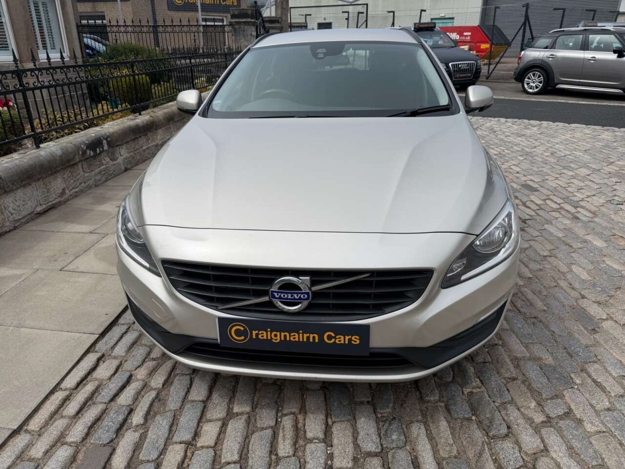 2016 VOLVO V60 2016 VOLVO V60