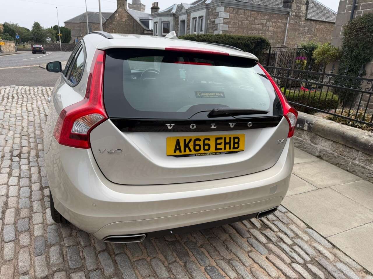2016 VOLVO V60 2016 VOLVO V60