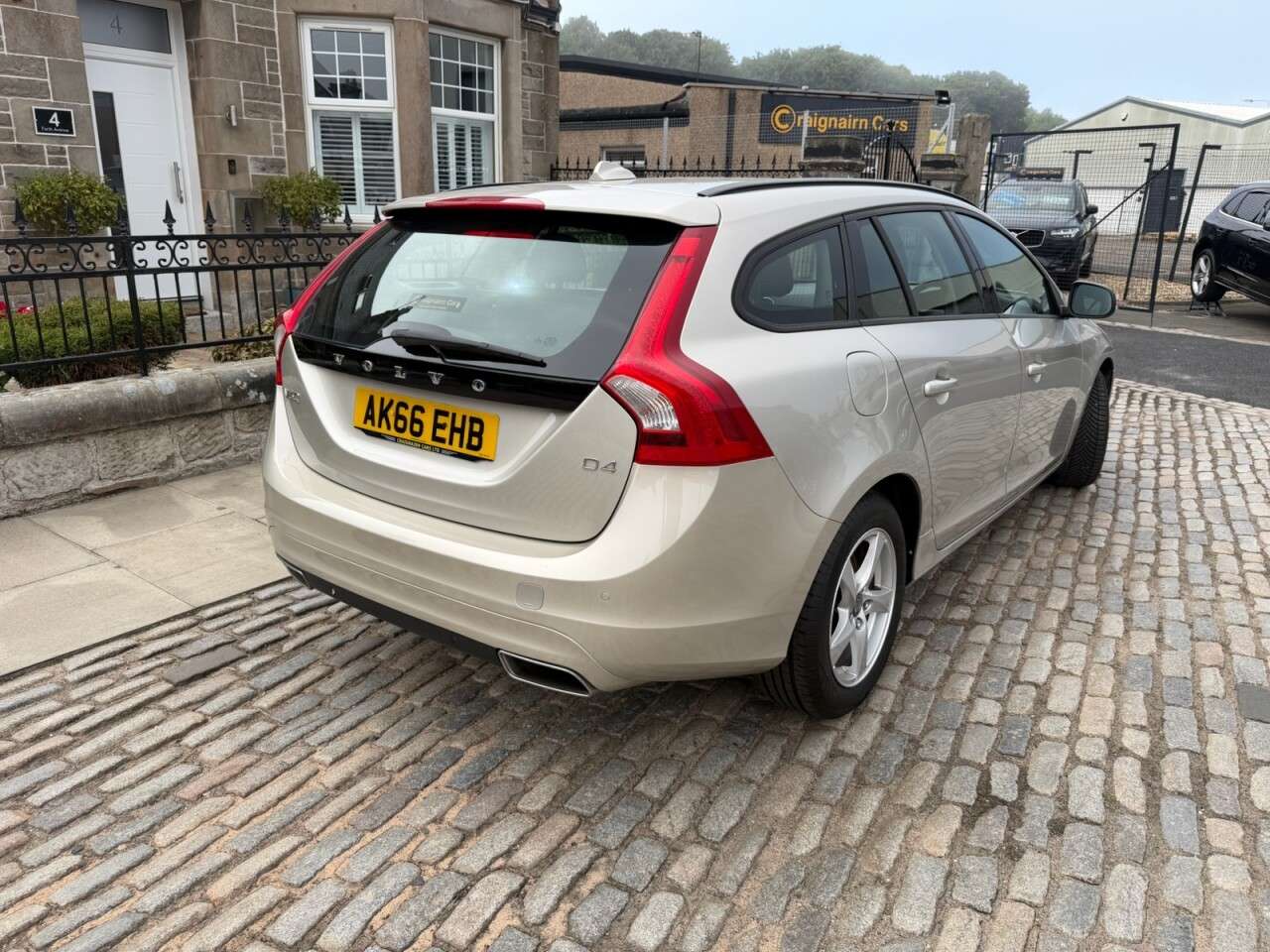 A 2016 VOLVO V60 2.0 D4 Business Edition Estate 5dr Diesel Manual Euro 6 (s/s) (190 ps) A 2016 VOLVO V60 2.0 D4 Business Edition Estate 5dr Diesel Manual Euro 6 (s/s) (190 ps)